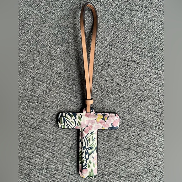 Tory Burch Floral T bag charm key ring - Picture 1 of 8